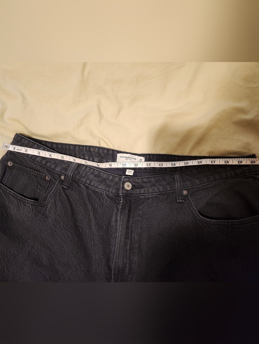 High-Rise Wide-Leg Crop Jeans in Black - Picture 7 of 9